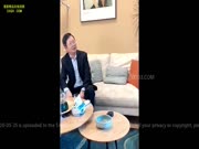 我的漂亮后妈，趁爸爸出差侧入熟睡的妈妈。