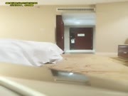 老哥约了个高颜值黑衣妹子TP啪啪 洗完澡翘着大屁股深喉口交大力猛操非常诱人