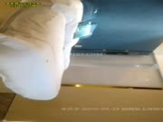 广东男太厉害了一个多小时连插美女3次,干第二次时已经受不了强忍到他射,休息一会听说还要操吓得跑洗手间又被抱来干!