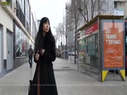 最新流出迪卡侬门事件女主角混血骚妹新作-赤裸都市 警车大胆露出 勾搭路人电梯后入啪啪 收藏
