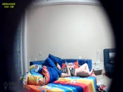 主題酒店稀有房拍攝到的猥瑣眼鏡大叔與情人開房愛愛 互舔互插愛撫配合各種體位表情淫蕩 露臉高清