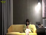美女酒店约炮，男的jj好大，妹子还没满足就射了。