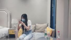 七天探花117 18岁初下海的小妹妹被七天无情拔套直插进去默默流下悔恨的泪