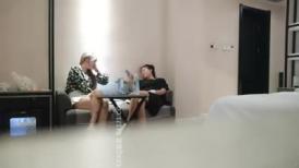牛屌探花7 牛屌想让06年的学生妹介绍她同学闺蜜给他聊了一小时没谈成只好干她了