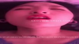 很骚的学生妹还是白虎哦，被肏得淫荡放声叫床，就是要这样艹才过瘾！