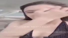 外围仙女模特，性感脸蛋魔鬼身材，跟经纪人要了几个挑选了一个气质独特