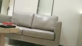沈先森探花深夜场长相清纯JK装短裙妹子精彩大战，洗完澡穿上格子内衣肥