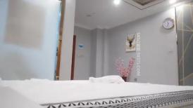 村长足浴255 凡哥吃了两伟哥搞了一炮还硬棒棒有找了个热情阿姨弄的她死去活来