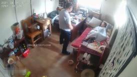 最新流出破解摄像头偷拍家族工厂弟嫂财务室偷情6号两人吵架嫂子伤