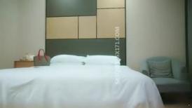 大吉大利探花大长腿外围妹  黑丝大屁股翘着口交  近距离视角拍摄  骑在