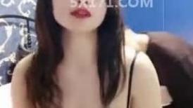 G奶烈焰红唇风骚小荡妇激情啪啪  眼镜小黑吸吮奶子  开档黑丝蹲着舔逼  扶着大屁股