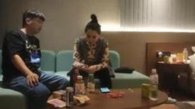 一支百威喝到底极度淫荡骚熟女 主动强吻揉屌  深喉口交骑在身上  露奶
