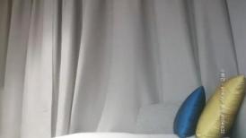 约的外围小姐姐，骚的很解开衣服很想被操，一顿自摸浪叫，舔小穴叫的隔壁多听的见，吊带丝
