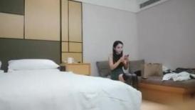 平台一哥 战神小利探花酒店高级约炮艺校毕业的网红脸外围女先来一段诱惑艳舞
