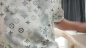 利利坚辛苦两场连播约的外围兼职美女，镜头前口交大鸡巴无套抽插直接内射中出，再来个黑丝女仆舔菊花玩69