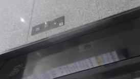 高质量预警！帅哥撩了位高质量的高挑模特儿，妹子长相甜美，身体很敏感 进入的时候捂嘴大叫