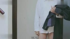 废物老公无法满足的美少妇和来帮佣的小伙好上了