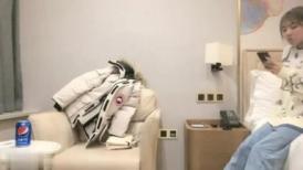脾气特别好很爱笑的清纯甜美东北女生  亲吻不能碰鼻子  动过刀子 但脸确实好看 小哥后