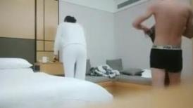 战神小利高品质探花180CM极品女神，坐在身上拨弄奶头，超近距离特写深喉