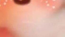 很主动的小骚逼露脸让小哥哥抱在怀里草着，边亲边揉奶子激情抽插浪荡呻吟，表情好骚，草完了