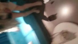 2000元网约E罩杯大奶小骚货，口活一流吸吮舔弄，美臀主动骑坐爆插，张开双腿后入，激情猛顶娇喘连连