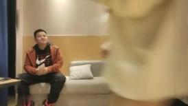 如假包换 正宗白皙美腿美少女  脸蛋儿长得像个洋娃娃 远看似少女 近看是少妇 态度不