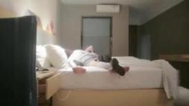 【全网探花一夜七次女】，酒店偷拍，操粉嫩00后，小萝莉，清纯可爱招人疼，各种姿势输出到高潮，精彩香艳，劲爆刺激