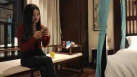 探花加錢哥星級酒店開房現場直播高價約了個甜美型活力十足D奶妹子啪啪 上位騎乘69舔逼口交幹得床吱吱作響 太猛了 國語對白