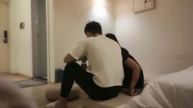 换妻探花两对夫妻激情4P  没穿内裤翘起屁股舔屌  一人一个抬腿抽插 上位骑乘边操边舔1080P横版