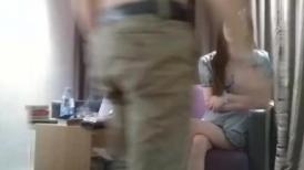 窈窕淑女君子好逑  高挑苗条的淑女型女神  老哥也太狠了  用吃奶的力气狠操她 啪啪啪地响
