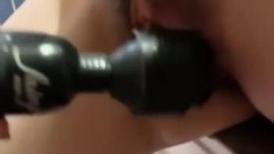 台湾马尾辫小姐姐，吸吮舔屌非常淫荡，口活一流翘起屁股扣穴，好想要各种场景超逼，后入蜜桃臀小骚逼