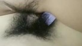颜值很哇塞的小少妇露脸道具自慰骚穴呻吟，表情好骚主动上位抽插小哥的