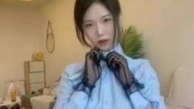 火爆高颜值网红美女【抖娘利世】12月圣诞专享定制 (3)