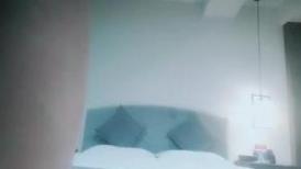 【红色米酒】，新人探花首场，33岁极品人妻，风骚饥渴，含上鸡巴舔不停，啪啪干得激情四起，娇喘连连动听