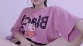小猪佩奇女友自拍自慰视频给男友 分手后被故意泄露