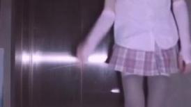 国产CD系列极品伪娘曦曦新作 JK灰丝电梯口飞机撸射射美腿