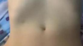 精致的女人那么骚谁不爱。男：看着我宝贝，宝宝，老婆  女：啊~嗯~~~老公，哼不要拍。