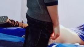 SPA养生馆内，今日来了个白皙美乳翘臀小姐姐，白虎蝴蝶穴，一对美乳又粉又挺