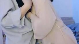 气质新人御姐真实女同带假屌操逼，舌吻摸穴很是享受，翘起大肥臀丁字裤，骑脸舔多毛骚逼，穿戴假JB骑乘爆插