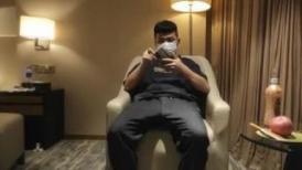 【专约老阿姨】，36岁极品人妻，兄弟俩小伙配合默契，激情四射镜头满分，激情淫荡，这骚货今晚高潮了