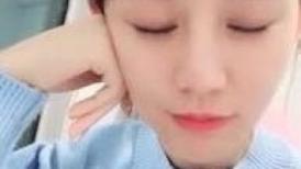 喵喵是个猫顶级短发酒窝美女首次啪啪秀，笑起来超甜美，特写舔弄大屌插嘴