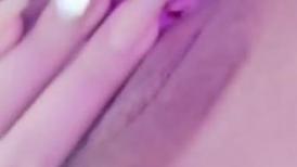完美炮架子，全程露脸妩媚撩人，极品大奶子风骚翘臀性感热舞极限诱惑，抖奶电臀精彩刺激，骚穴特写不要错过