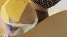 眼镜御娘，十分有时髦感的小姐姐，丰满肥臀，仙女馒头穴，后入插得淫叫一浪高过一浪！