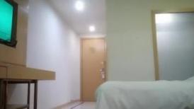 【AI高清2K修复】，夏日午后，良家偷情，【酒店约炮小少妇】，从单位提前请假，小姐姐跟情人激情舌吻，鸳鸯浴，啪啪后入无套激情无限