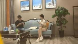 【我有一台拖拉机】，顶级高端外围场，苗条00后女神，清纯初恋脸，小仙女在仙丹加持下到达高潮