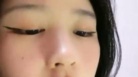 【罕见极品粉穴00后学生妹】清纯甜美校花级，解开内衣一对美乳，无毛超嫩美穴，看着就妹怎么被开发，娇喘呻吟嗲嗲