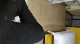 探花新人哥星級酒店開房現場直播高價約了個良家寂寞人妻上門服務