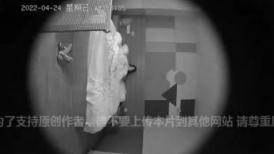 新流出大学城附近酒店安防摄像头偷拍大学生情侣开房5小时激情爆操几次给小哥点个赞