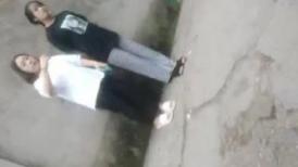 【持有无套内射执照】，街头几十个妹子，现场偷拍，黑衣嫩妹一线天站着操