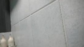 【爱情丶故事】网恋新人良家少妇，吃饱喝足再操逼，撩起衣服吸奶子，抬起双腿激情爆操